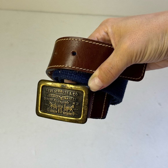 VINTAGE LEVI STRAUSS & CO TWO-HORSE PULL BUCKLE BELT - Picture 1 of 7